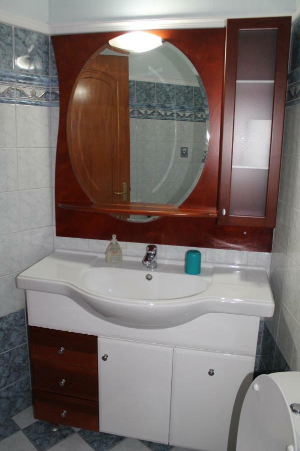Victoria'S Apartments Dilináta Extérieur photo