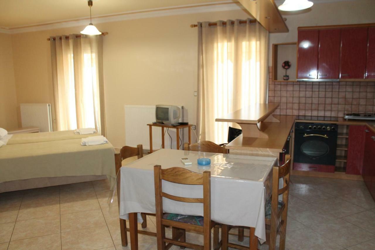 Victoria'S Apartments Dilináta Extérieur photo