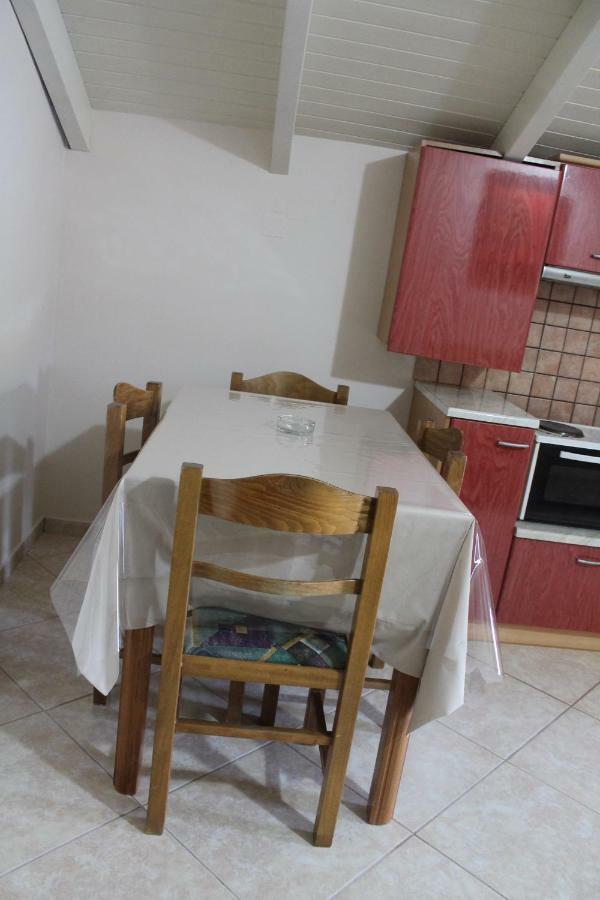 Victoria'S Apartments Dilináta Extérieur photo